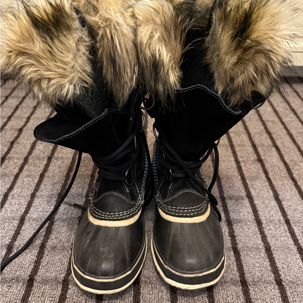 Sorel Black and Tan Fur Winter Boots